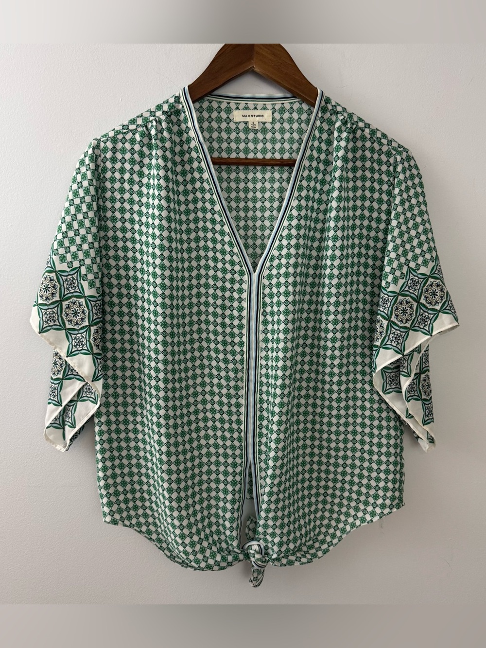 Max Studio Green and White Printed Short-Sleeve Tie-Front Blouse Size S